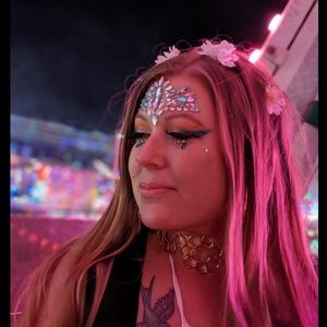 Meet your Posher, Julie